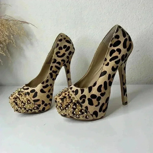 Steve Madden Shoes - Steve Madden "Bolddd" Leopard Print Studded Heels Womens Size 7.5